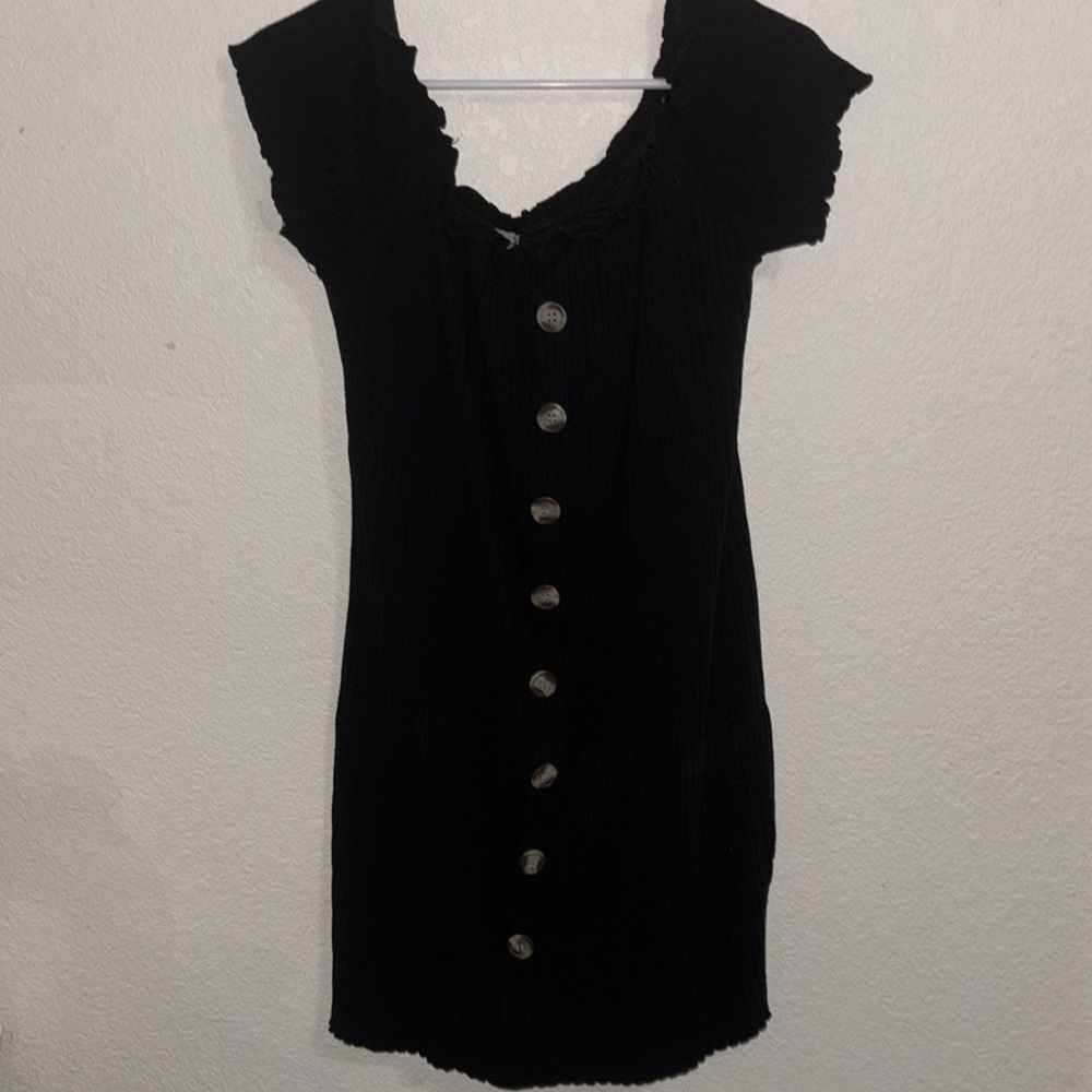2x off shoulder black dress
